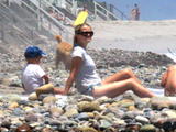 th_66611_Reese_Witherspoon_California_beach_01.jpg