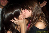 KissingTeens02-Pic