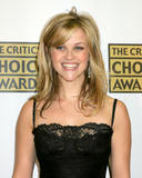 http://img158.imagevenue.com/loc1104/th_02267_reesewitherspoon11thannualcrit2_122_1104lo.jpg