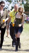 http://img158.imagevenue.com/loc362/th_80767_Emma_Glastonbury4_062510_008_122_362lo.jpg