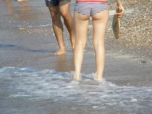 Sexy-Greek-Ass-Candid-Beach--54h5elf11q.jpg