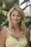 http://img158.imagevenue.com/loc656/th_81571_Virginie_Efira_00022_122_656lo.JPG